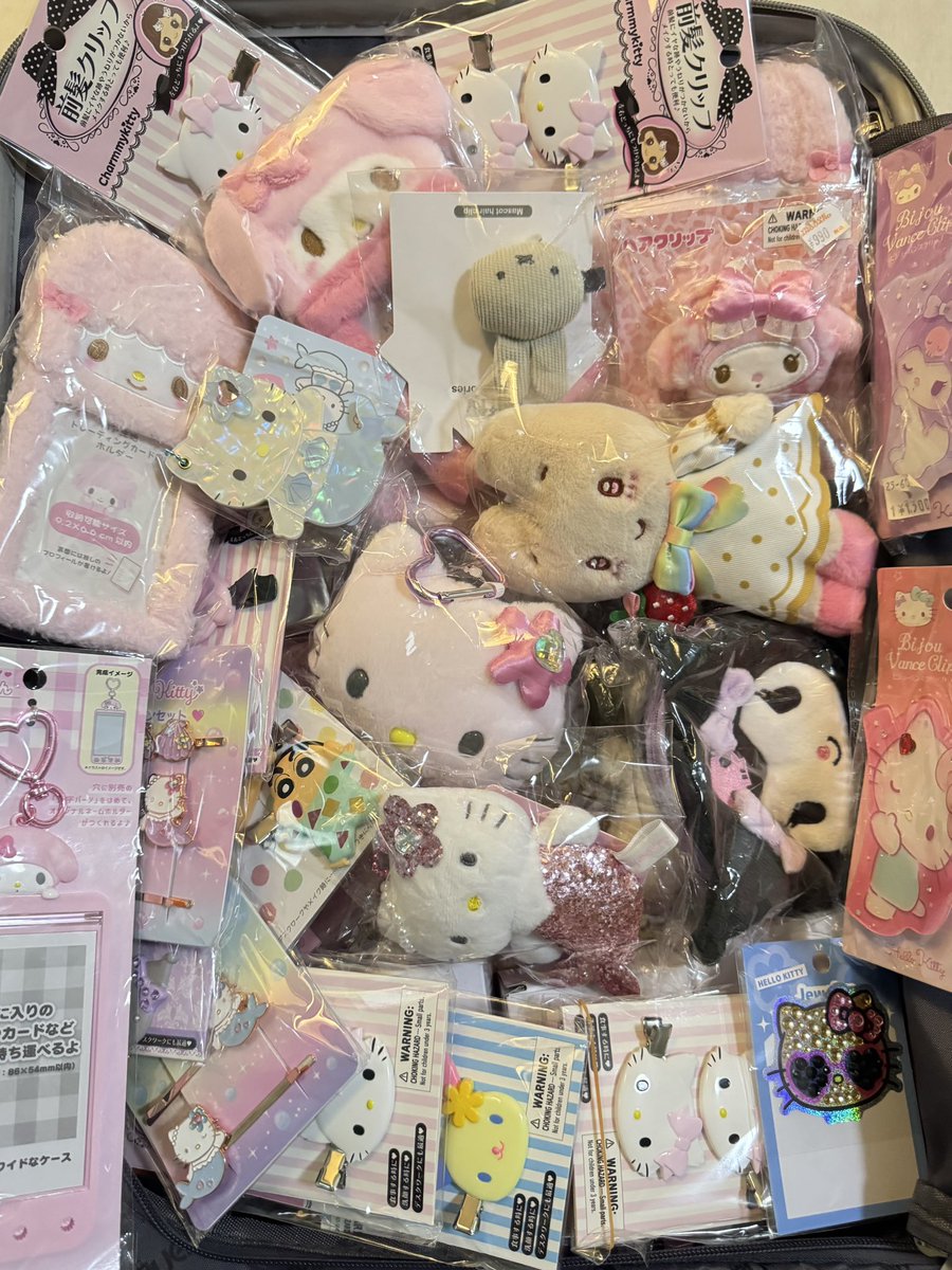 pppppinnnn_'s tweet photo. 🥁 กดเฟบ+rt ลด10฿ ❗️❗️

💖 รอบ2 มีของเยอะกว่าในรูป💖

📌 ลงคืนนี้ 22:00 น. ⏰
📦ค่าส่งเหมาๆ 35฿ 
🚚พร้อมส่งในไทยนะค้าบ 

ปล.ถ้าชิ้นไหนส่งฟรีเราจะแจ้งในโพสต์นั้นๆนะค้าบ 🥺💕
#ตลาดนัดsanrio #ตลาดนัดซานริโอ้ https://t.co/kVnyJstyp6