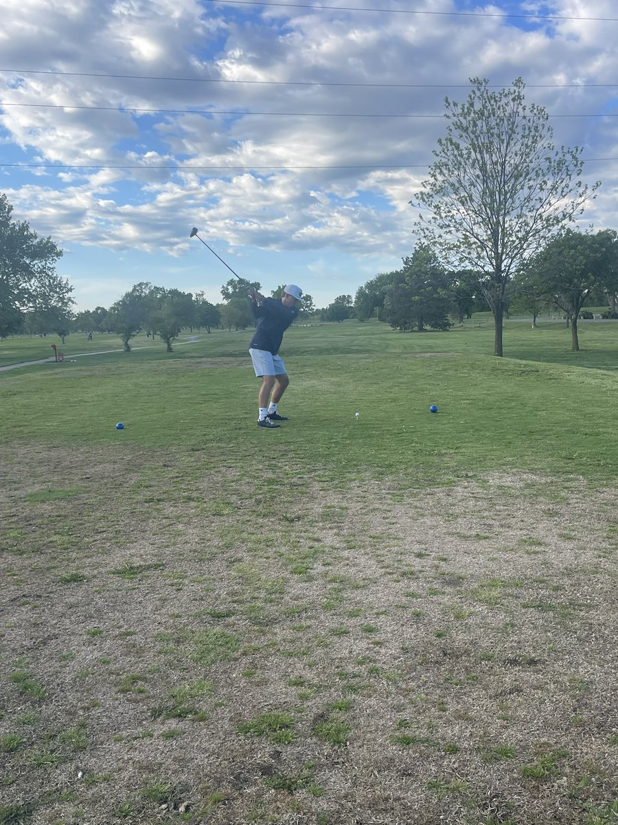 Ethan Hileman off to a great start at the Rusty Hilst Invitational! Starts he’s day with a par.