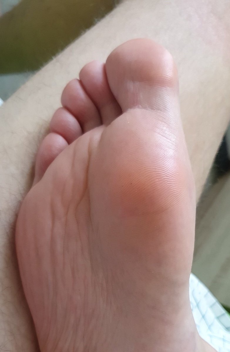 MasterAndre02's tweet photo. Rassegnati all'idea di essere inferiore. Tutto ciò che fai lo fai per servire e venerare questi 45. Inspira profondamente l'odore e poi dammi tutto ciò che hai nel portafoglio https://t.co/4vhAVOBb9v