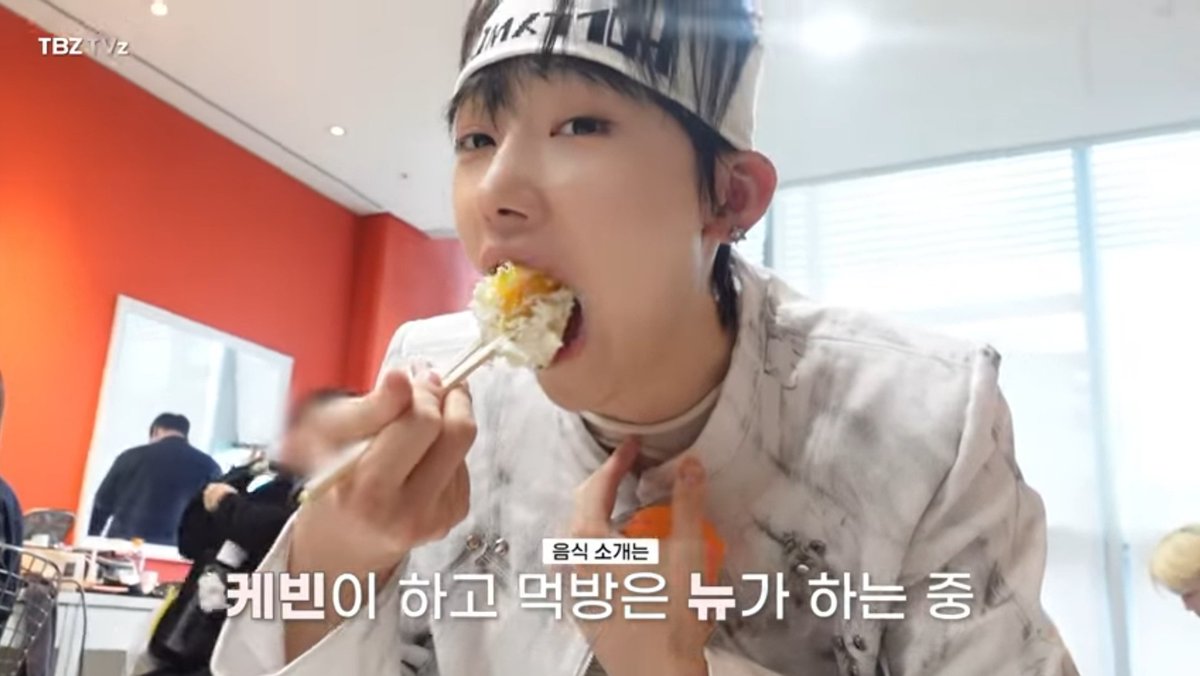 3대 미스테리 뉴의 위장...
먹짱은 정말 보법이 다릅니다 
그의 셀프 브이로그를 보면 먹는 장면이 반입니다
진짜 정말 잘 먹습니다 만족하실거에요