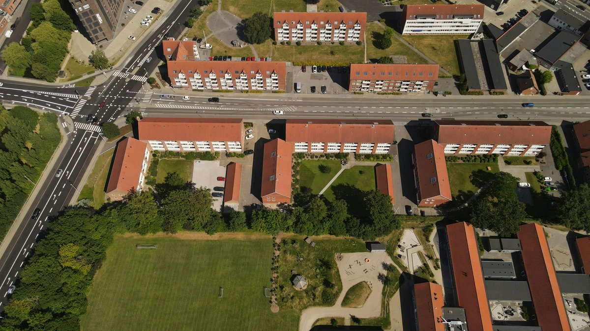 cinea_eu's tweet photo. The #HorizonEU #Energy DESIRE project is rethinking our urban environment with its focus on:

🤲 Circular social housing
🌳 Nature-positive design
🏘️ Symbiotic urban systems

Full #EU story 🔗 https://t.co/CYxXmZtqzN https://t.co/6hBBqC722U