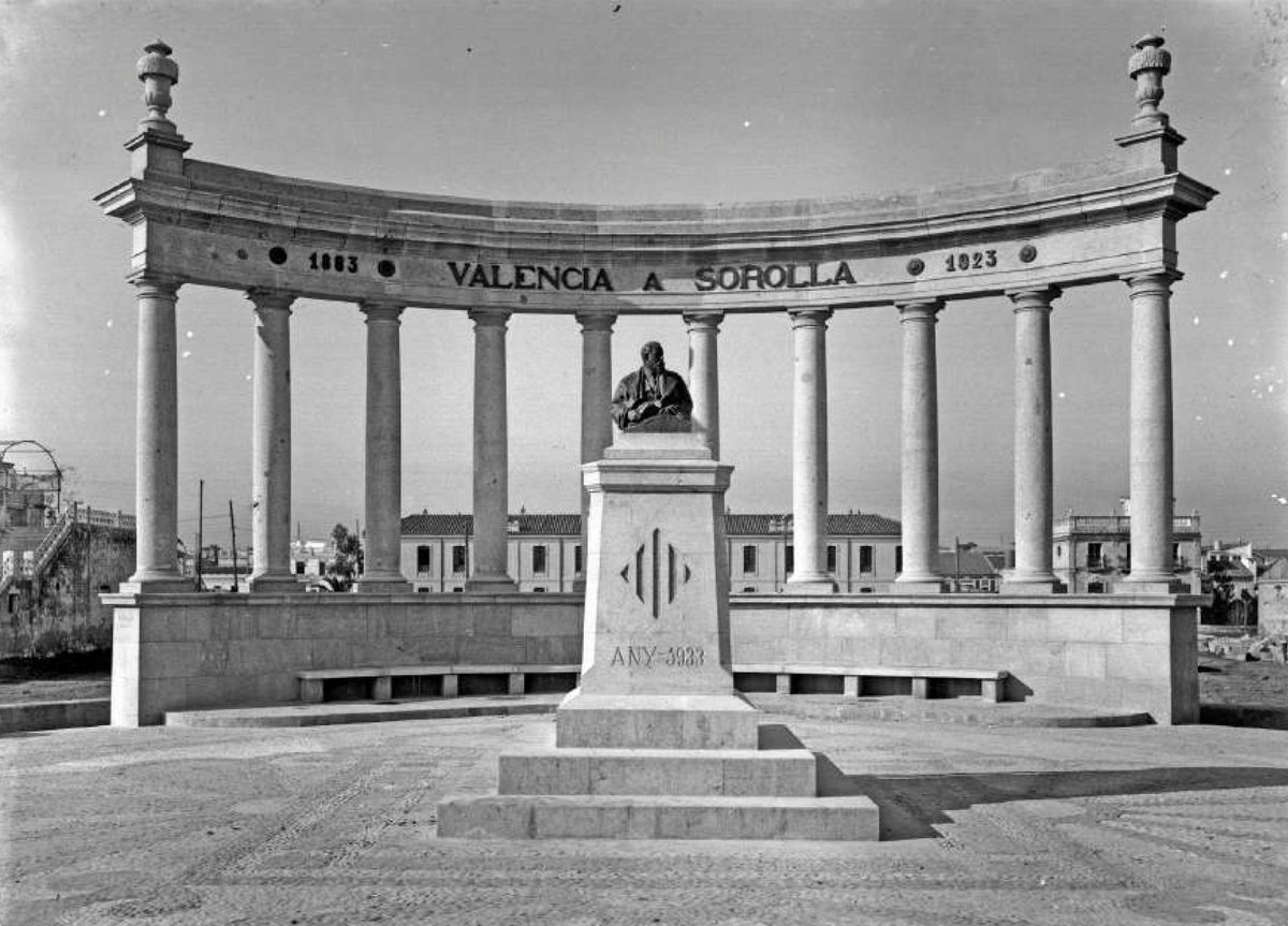 🎨 Nou pas per recuperar l'antic monument a #Sorolla a la #platja del #Cabanyal.

🌊 Consultem al <a href="/mitecogob/">Transición Ecológica y Reto Demográfico</a> si 3 possibles emplaçaments sobre l’arena, mirant al mar, són compatibles amb la protecció del litoral, abans d'encetar la reconstrucció.

🔗 lc.cx/tzN14i