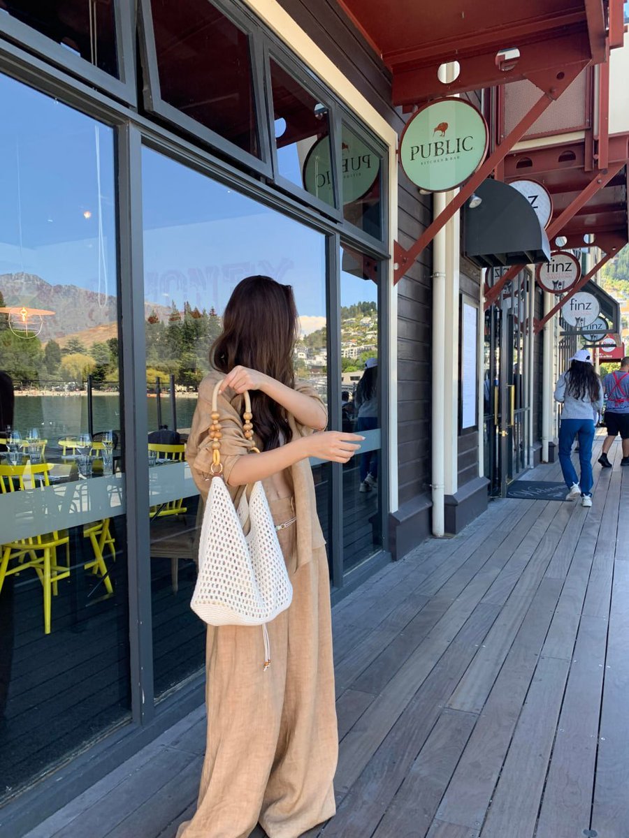 Lost in the moment 📱📷