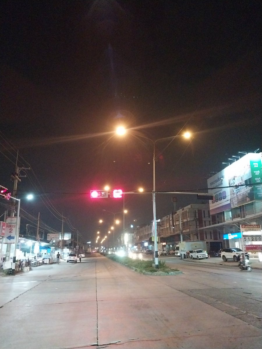 Pong4142's tweet photo. เมาแล้วนอนไหน #ปทุมธานี #ตลาดไท #นวนคร https://t.co/Hvq34kOumP