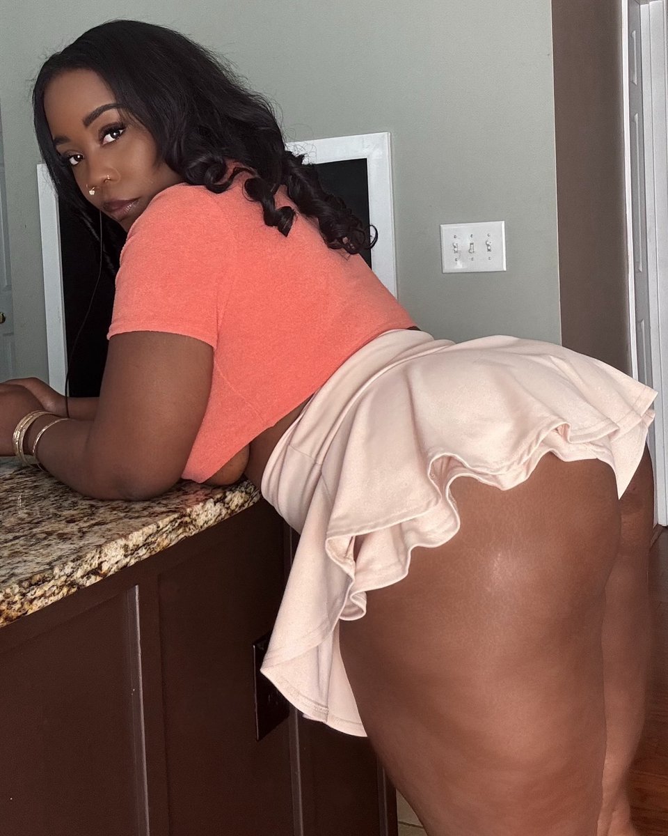 Good morning ☀️ retweet to say it back 😘 https://t.co/7cwoVo1L7g