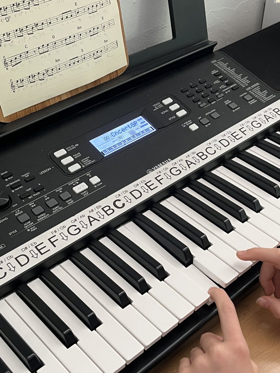 mrsmusicedwards's tweet photo. @bthccmusic Year 9 practising their solo performance skills #fűrelise #beethoven #chromaticism https://t.co/Yj0kLyt4HJ