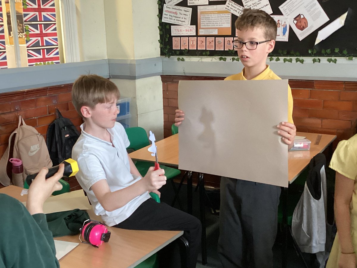 Year5Markeaton's tweet image. This week we have been learning all about light and shadows. This kicked off with a wonderful workshop at The Think Tank. We have followed this up, finding out how ‘The Mouse’ tricked the Gruffalo! Can your child explain this to you using scientific vocabulary? #MPSSCIENCE