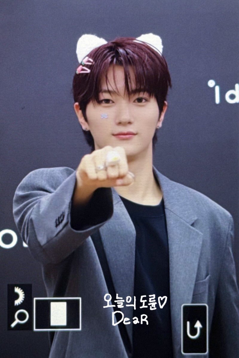 250502 아이돌스토어 팬싸 

곽철이 홍보대사

#도륜 #DORYUN #AIMERS #에이머스