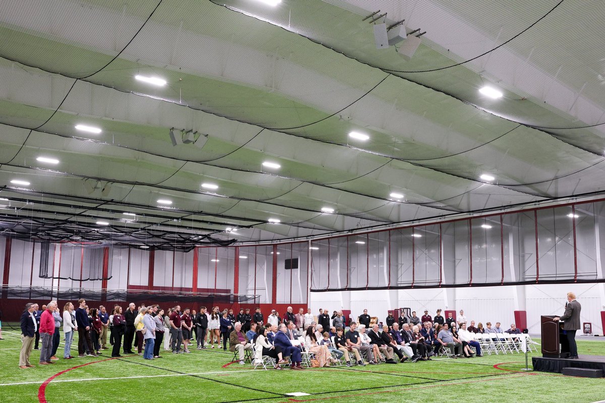 ✂️🎉 On April 30, Alma College officially celebrated the grand opening of the Andrus Family Field House with a ribbon-cutting ceremony!

This incredible 78,080-square-foot is already creating exciting new opportunities for our athletes, marching band, and summer programs.