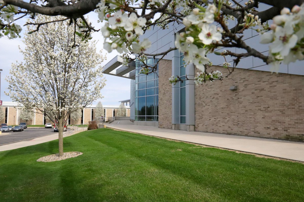 Today is the official end of spring semester! To those who are coming back for summer semester, we will see you May 19! For those coming back in the fall, enjoy your summer. And for our graduates -- congratulations!