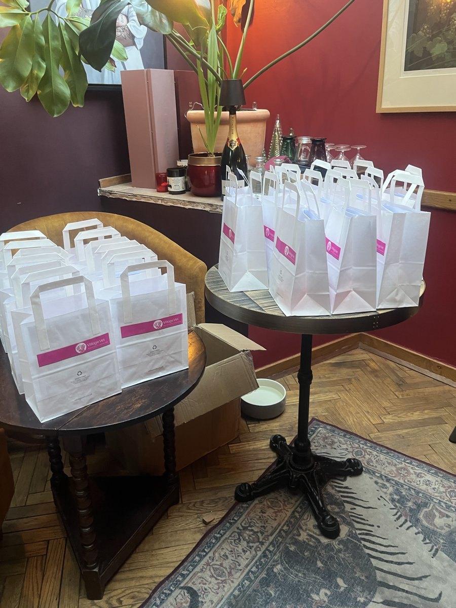 Thanks to all those that came to our Pet First Aid evening at the local wine bar Aperivino! Keep a look out on our socials or ask us in clinic for any future events we are planning 😸🐶 

 #PetFirstAid #VillageVetHampstead #ProudlyVillageVet #ProudlyLinnaeus #LondonEvents