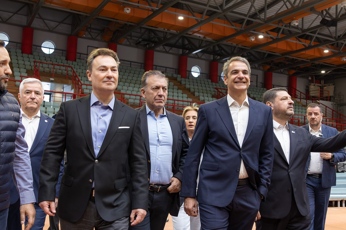 Lamda_Dev's tweet image. Η ανακαίνιση των Ολυμπιακών Προπονητηρίων Παιανίας έρχεται να προστεθεί σε μια σειρά αναβάθμισης πολλών σημαντικών αθλητικών εγκαταστάσεων από τη #LAMDADevelopment. Η σημερινή εκδήλωση παράδοσης των εγκαταστάσεων έγινε παρουσία του Πρωθυπουργού κ. Κυριάκου Μητσοτάκη.