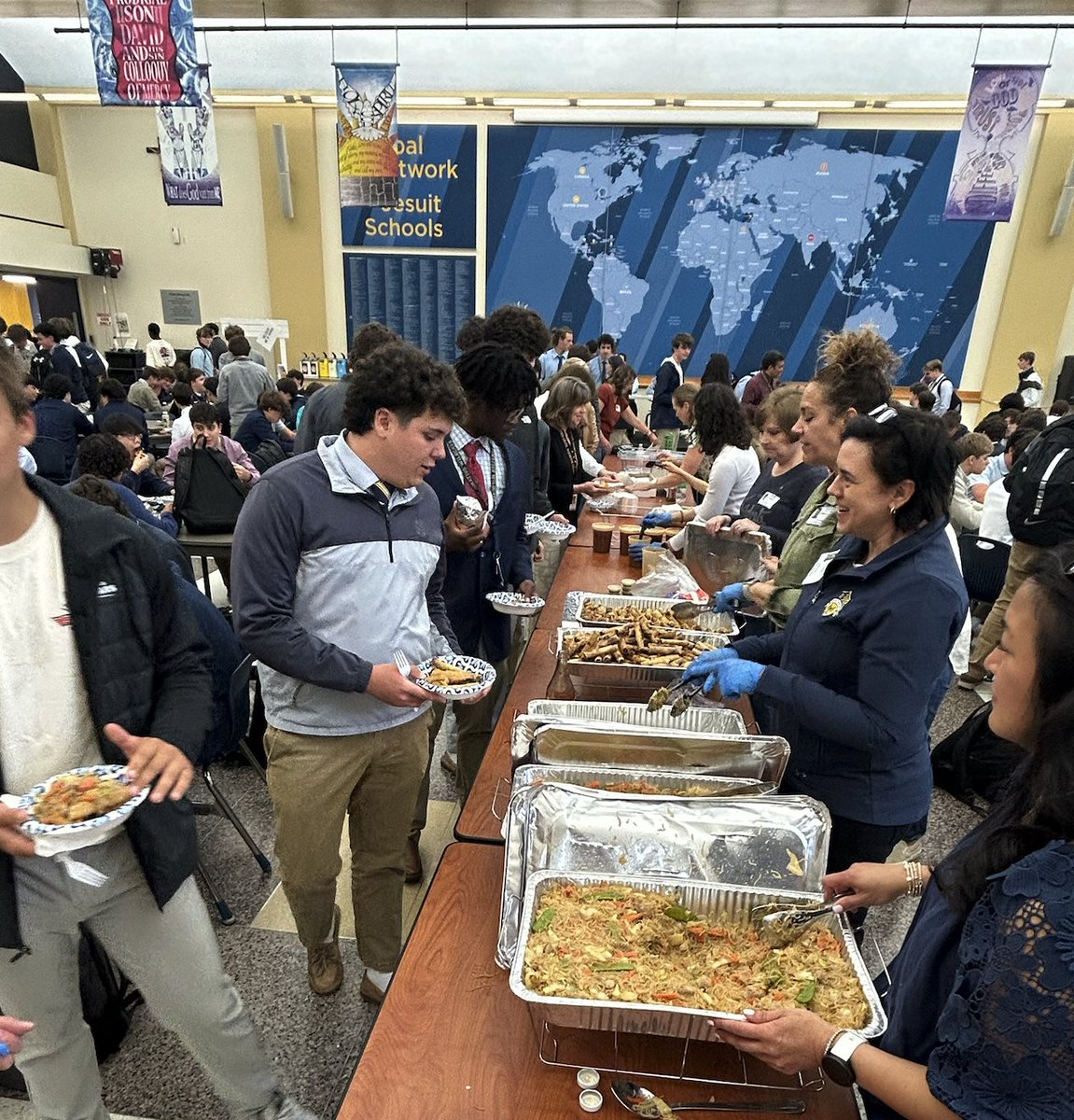 In celebration of Asian American and Pacific Islander Heritage Month, our AAPI Club and Multicultural Student Union hosted an Asian Food Festival yesterday during lunch. The festival featured delicious dishes from Choolah Indian BBQ and Nipa Hut Filipino Food, plus boba tea from
