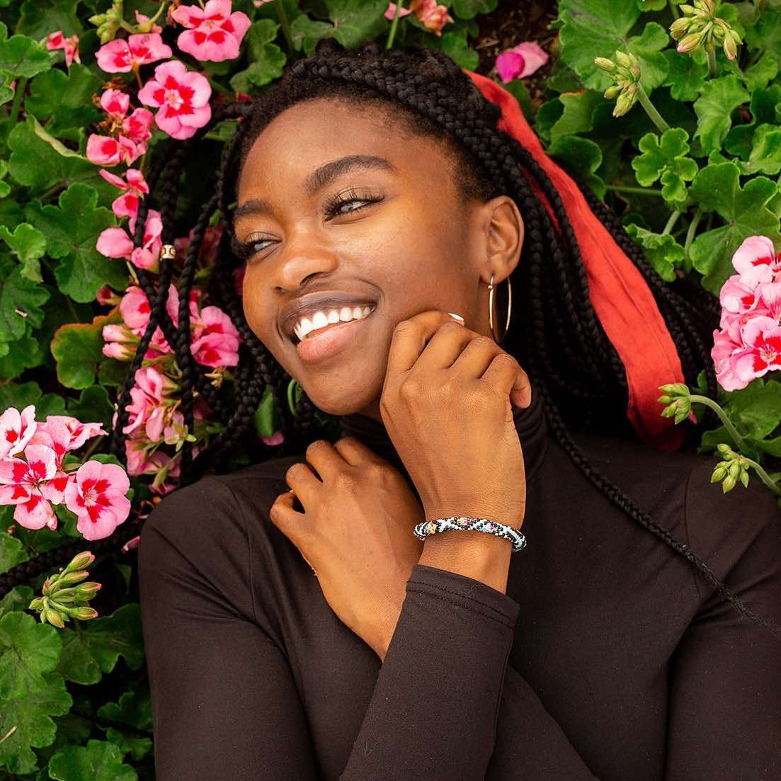 SashkaCo's tweet photo. Bloom like a flower; the world needs your beauty.πΈβ€οΈ
https://t.co/qs4bWJSwKM
#sashkaco #handmade #bracelets #glassbeads #accessories #fashion #smallbusiness #supportwomenartists #beadedjewelry #braceletswithacause #giftideas #shopnow #alwayspositivevibes #stackyourstyle https://t.co/La7VXm7FB1