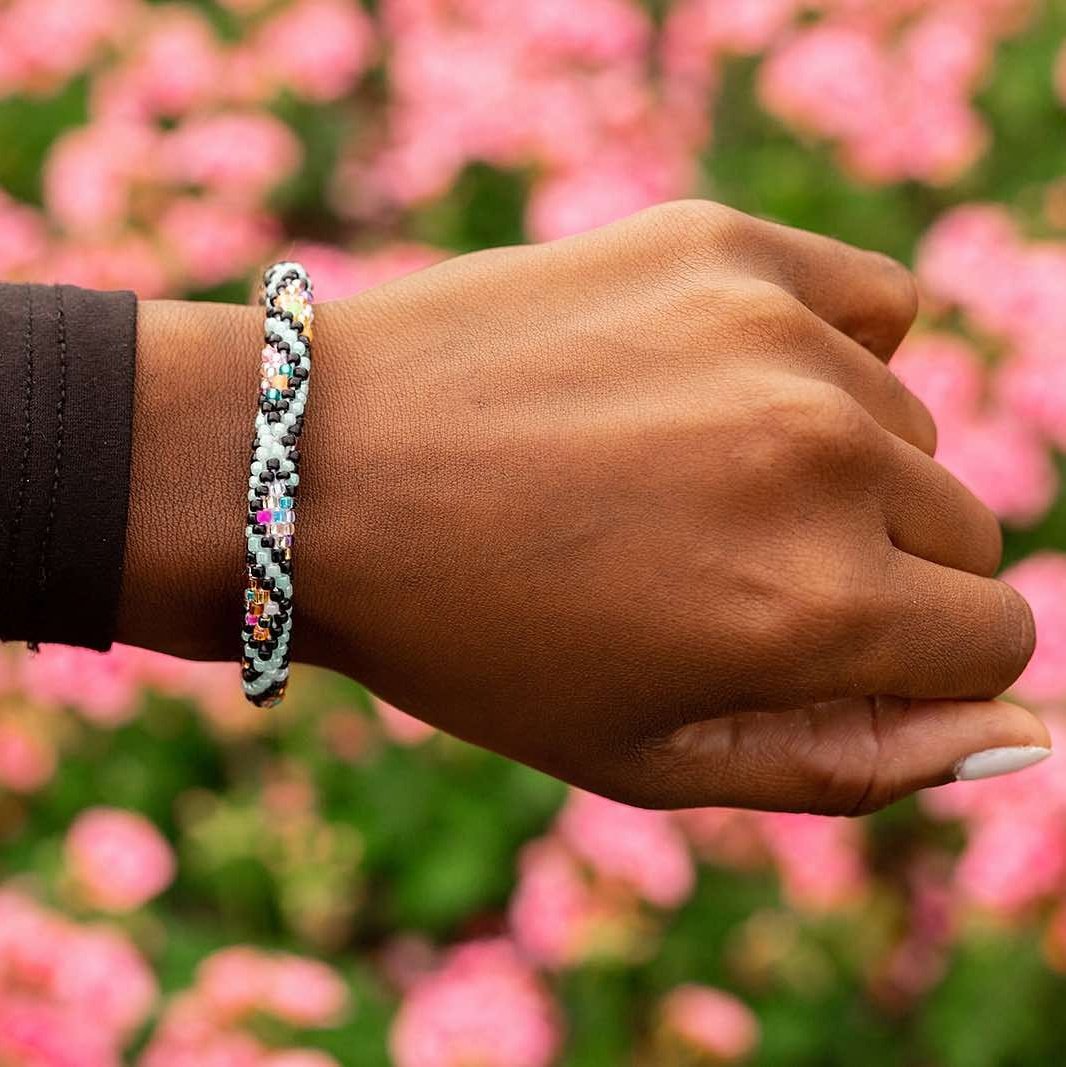 SashkaCo's tweet photo. Bloom like a flower; the world needs your beauty.πΈβ€οΈ
https://t.co/qs4bWJSwKM
#sashkaco #handmade #bracelets #glassbeads #accessories #fashion #smallbusiness #supportwomenartists #beadedjewelry #braceletswithacause #giftideas #shopnow #alwayspositivevibes #stackyourstyle https://t.co/La7VXm7FB1