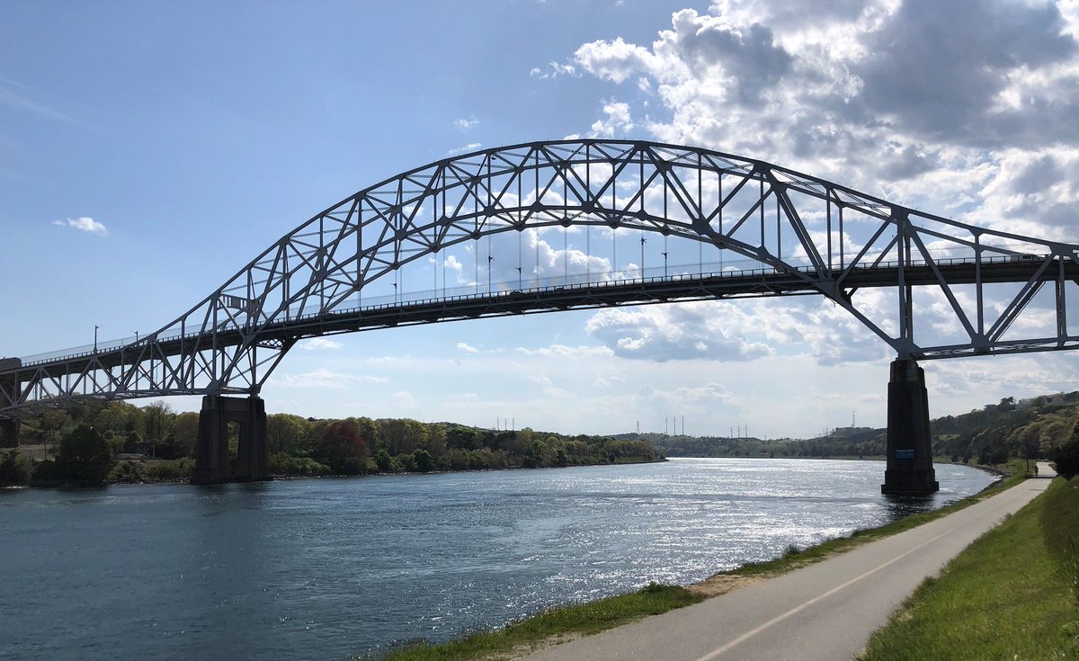 CapeCodcom's tweet image. A #Mashpee town official is raising the idea of #tolls on the Cape Cod Bridges capecod.com/newscenter/loc…