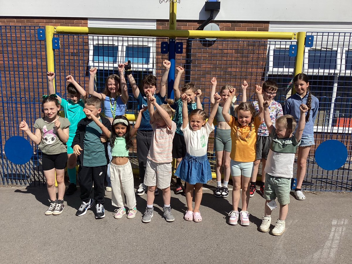 Mrs Grindley (@grindleymrs) on Twitter photo I’m pleased to introduce you to our WOW Ambassadors! These children will be logging how the children travel to school each day and will be responsible for giving out the badges at the end of each month. <a href="/livingstreets/">Living Streets</a> <a href="/saintoswalds/">St Oswald's School</a> I’m pleased to introduce you to our WOW Ambassadors! These children will be logging how the children travel to school each day and will be responsible for giving out the badges at the end of each month. <a href="/livingstreets/">Living Streets</a> <a href="/saintoswalds/">St Oswald's School</a>
