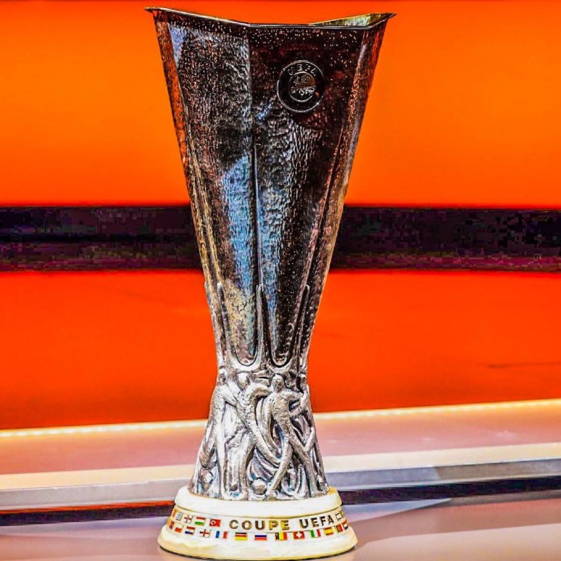 Utdsolid's tweet image. Main event underway! 🔥💥 The real show starts now! Let's get ready for 90 minutes of football magic! ⚽️❤️