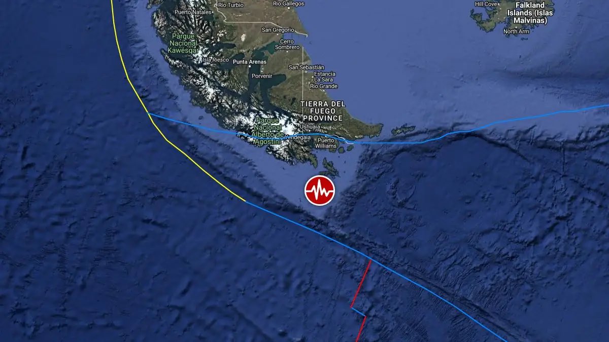 areamilitarof's tweet photo. URGENTE!! Um forte terremoto de magnitude 7.4 acaba de atingir a Passagem de Drake, um corpo de água que separa a América do Sul da Antártica. Autoridades chilenas emitiram um alerta de tsunami. https://t.co/zhhBAKQxJC