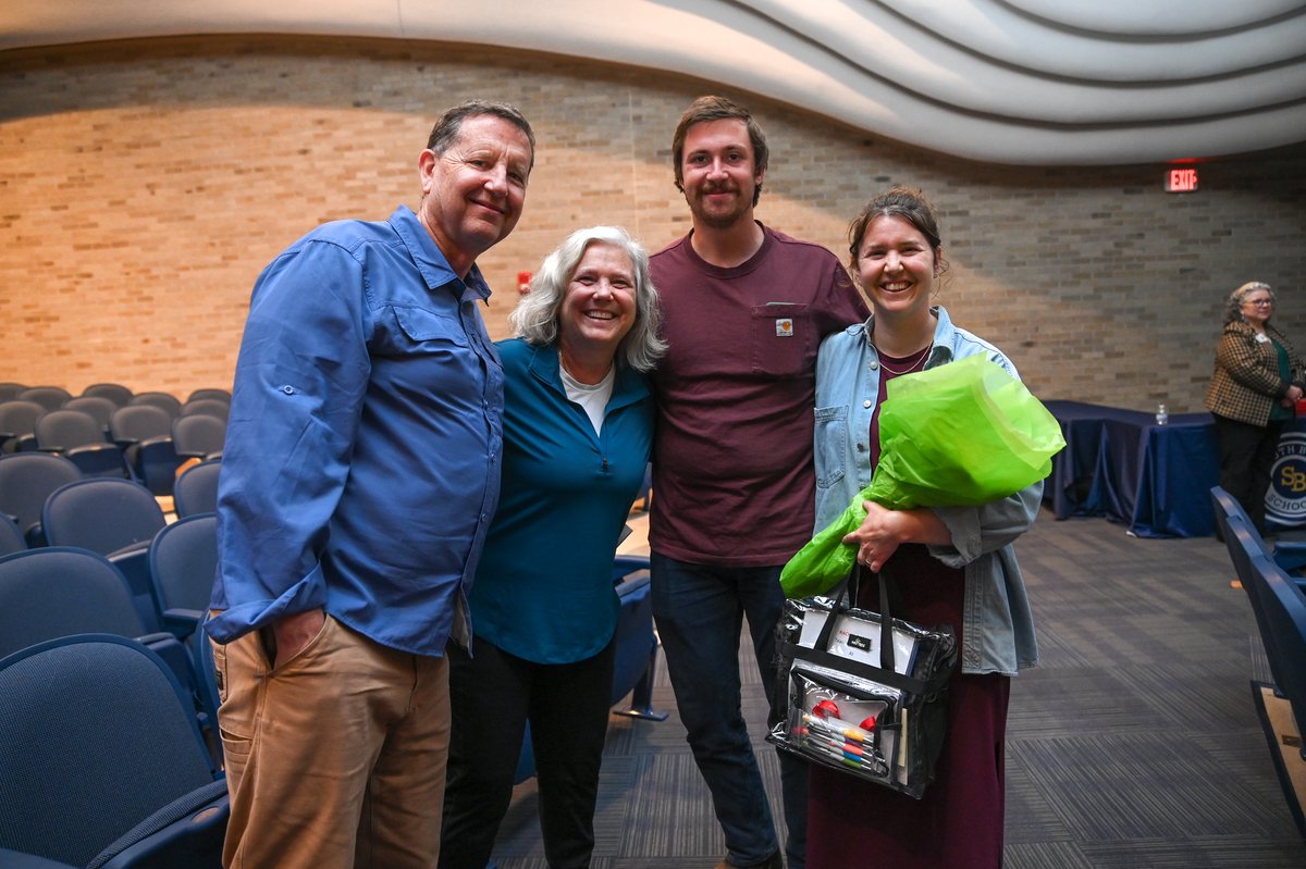 SBWashingtonHS's tweet photo. Congratulations to WHS Science Teacher Mrs. Parker who was one of 28 Teachers Honored last night at the Teacher of the Year Ceremony. We are so Proud of you Mrs. Parker!! #everonward #PantherPride @SouthBendCSC https://t.co/awUfo5vpxk