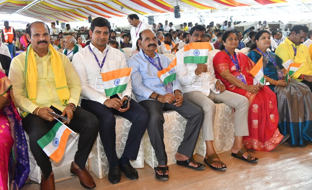 kolusu_o28210's tweet image. అమరావతి పునః ప్రారంభ వేడుకల్లో పాల్గొన్న రాష్ట్ర మంత్రువర్యులు కొలుసు పార్థసారధి గారు

#AmaravatiDevelopment 
#KolusuParthasarathy  #ChandraBabuNaidu  #NaraLokesh #AndhraPradesh   #Amaravati