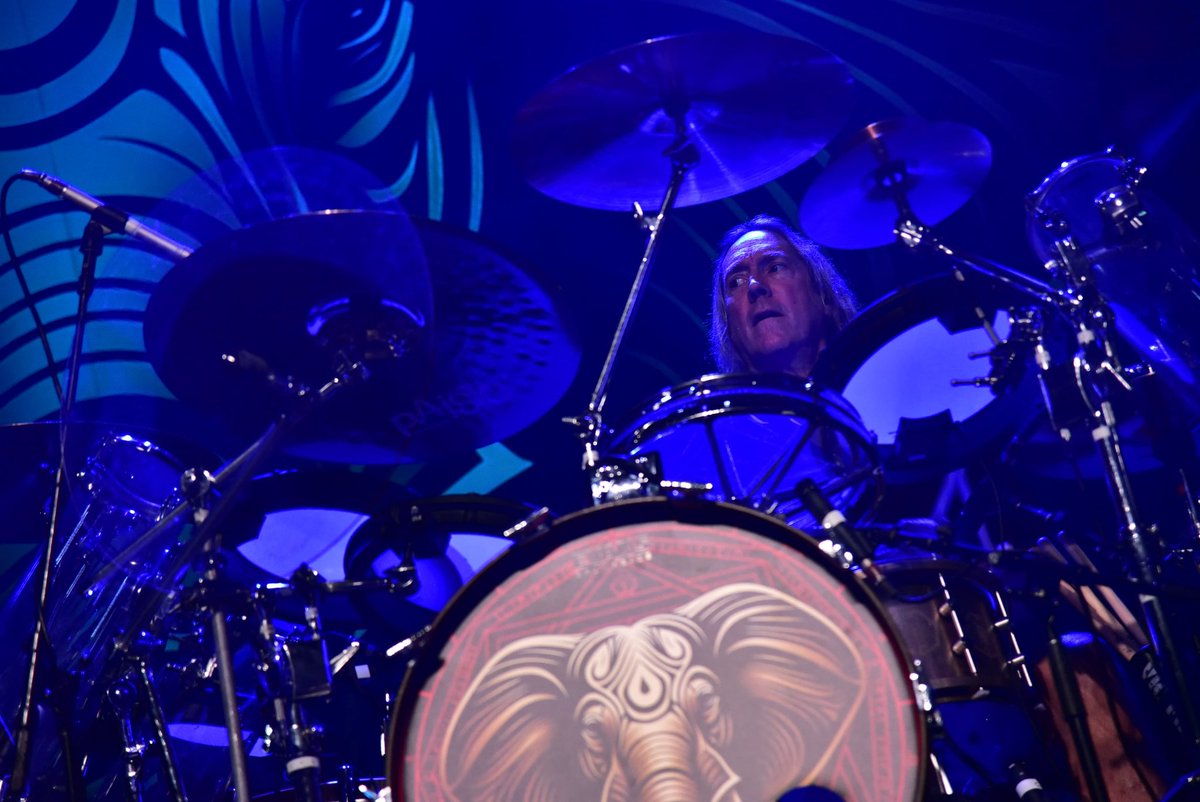 Cobertura en vivo ⚡️

La presentación del supergrupo @officialbeattour —integrado por Adrian Belew, Tony Levin, Steve Vai y Danny

Link acortar.link/0QoeMD

Texto 📝 Carmenzo Hartmann D.

Fotos 📸 German Rojas <a href="/bergslay/">German Rojas</a>