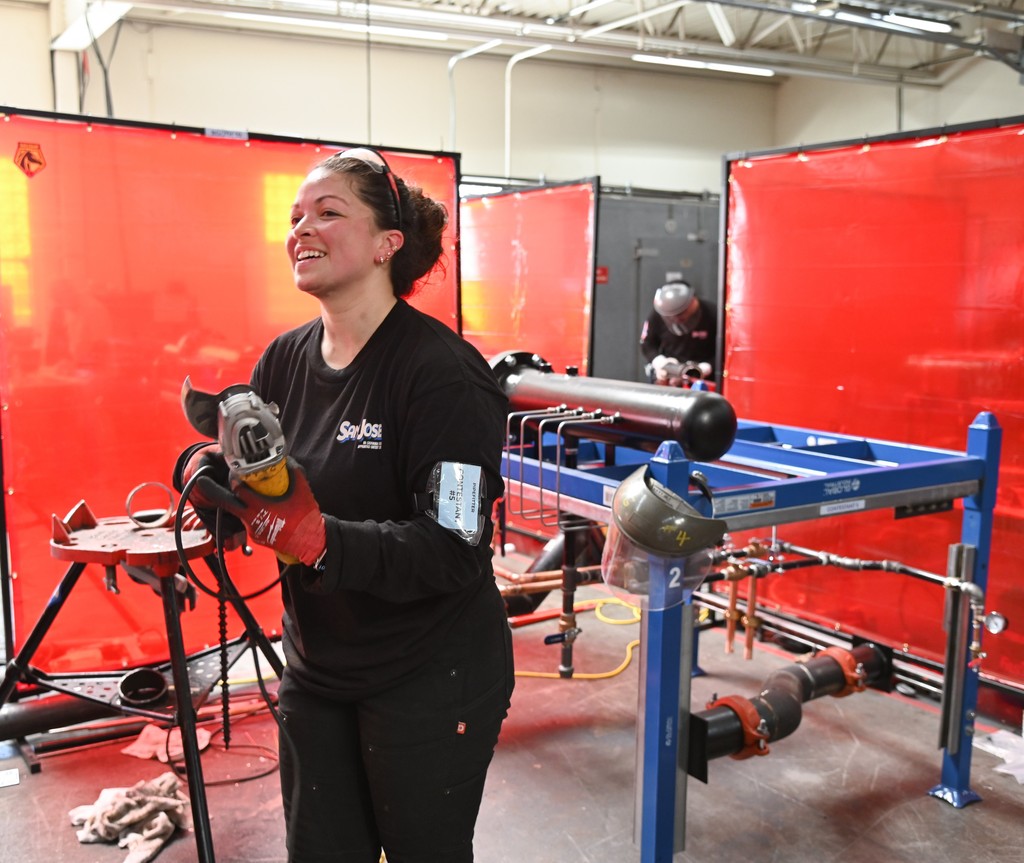 We are thrilled to share that Courtney Borja has taken 1st Place in the Pipefitter category at the UA California Apprenticeship Contest! Her incredible accomplishment marks a historic milestone as she becomes the first woman from Local 393 to achieve victory at this level.