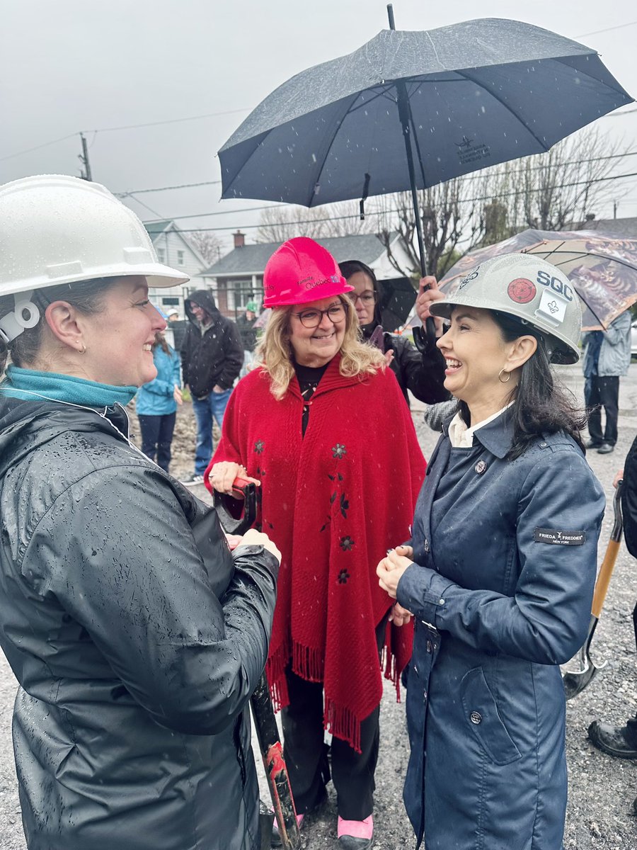 Suzanne Roy (@suzanneroy_caq) on Twitter photo Pelletée de terre pour souligner le lancement des travaux du nouveau CPE Les Jardins d’Honorine à <a href="/St_Hyacinthe/">Saint-Hyacinthe</a> qui accueillera 55 enfants, dont 15 poupons.
Bravo à Mme Heidi Würtele, directrice générale, pour son dynamisme. J’ai hâte à l’inauguration ! Pelletée de terre pour souligner le lancement des travaux du nouveau CPE Les Jardins d’Honorine à <a href="/St_Hyacinthe/">Saint-Hyacinthe</a> qui accueillera 55 enfants, dont 15 poupons.
Bravo à Mme Heidi Würtele, directrice générale, pour son dynamisme. J’ai hâte à l’inauguration !