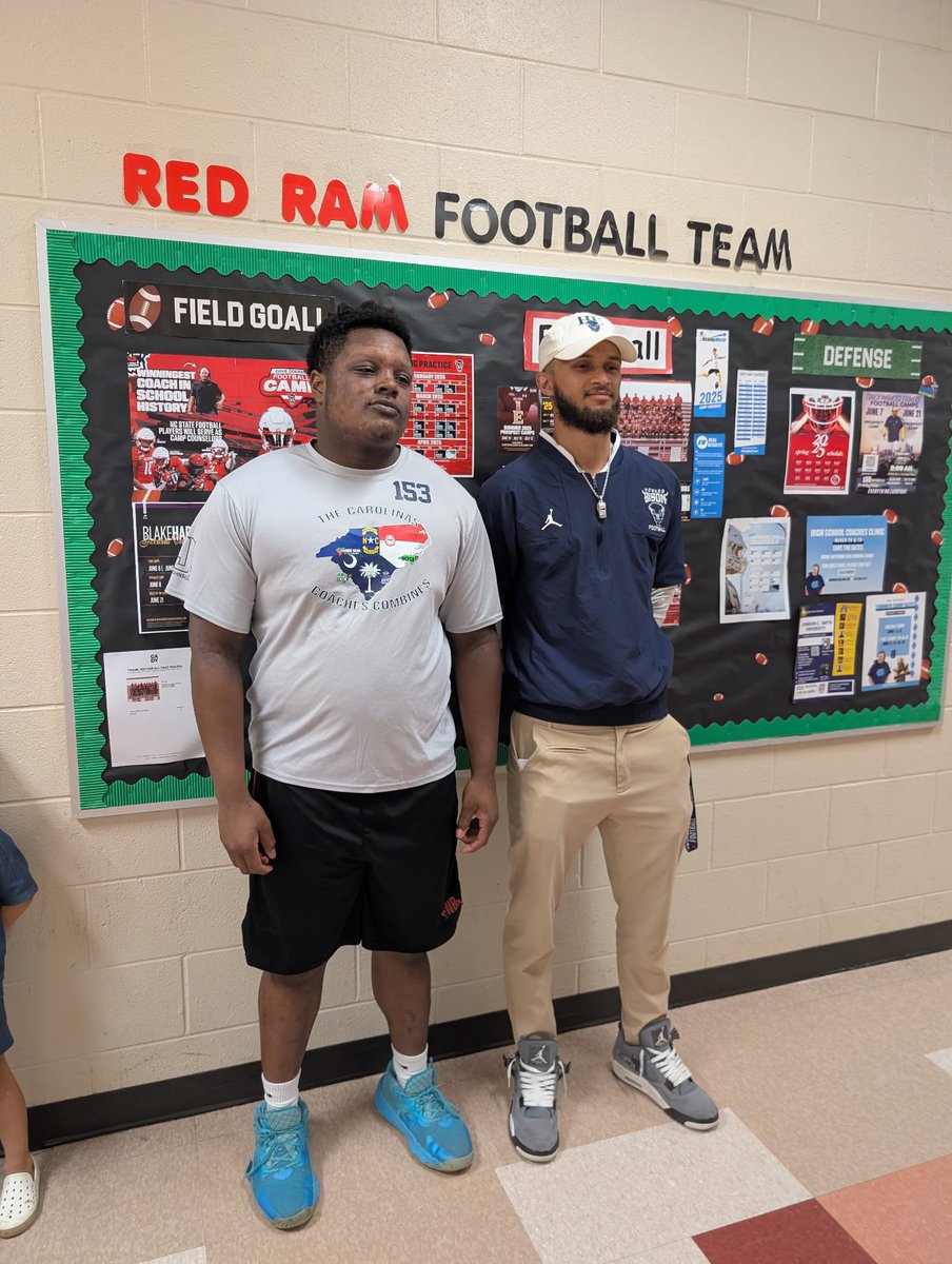 FHSRedRams_FB's tweet photo. Thank you @HUBisonSports and Coach @coleman5elijah for taking the time to visit our student athletes.
#Goredrams #redrampride #howardbison #franklintonnc https://t.co/qg4fYkCCg5