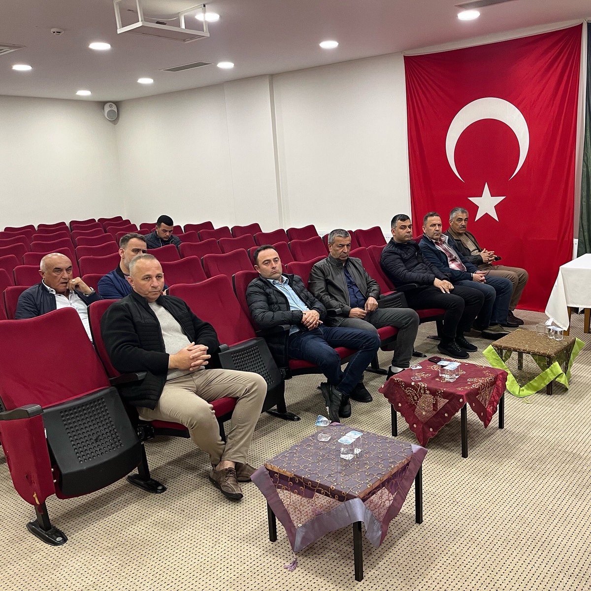 2025 yılı Mayıs ayı olağan meclis toplantımızı kıymetli meclis üyelerimizin katılımıyla gerçekleştirdik. 

Toplantımızda alınan kararların Beydağ’ımız ve hemşehrilerimiz için hayırlı olmasını diliyorum.