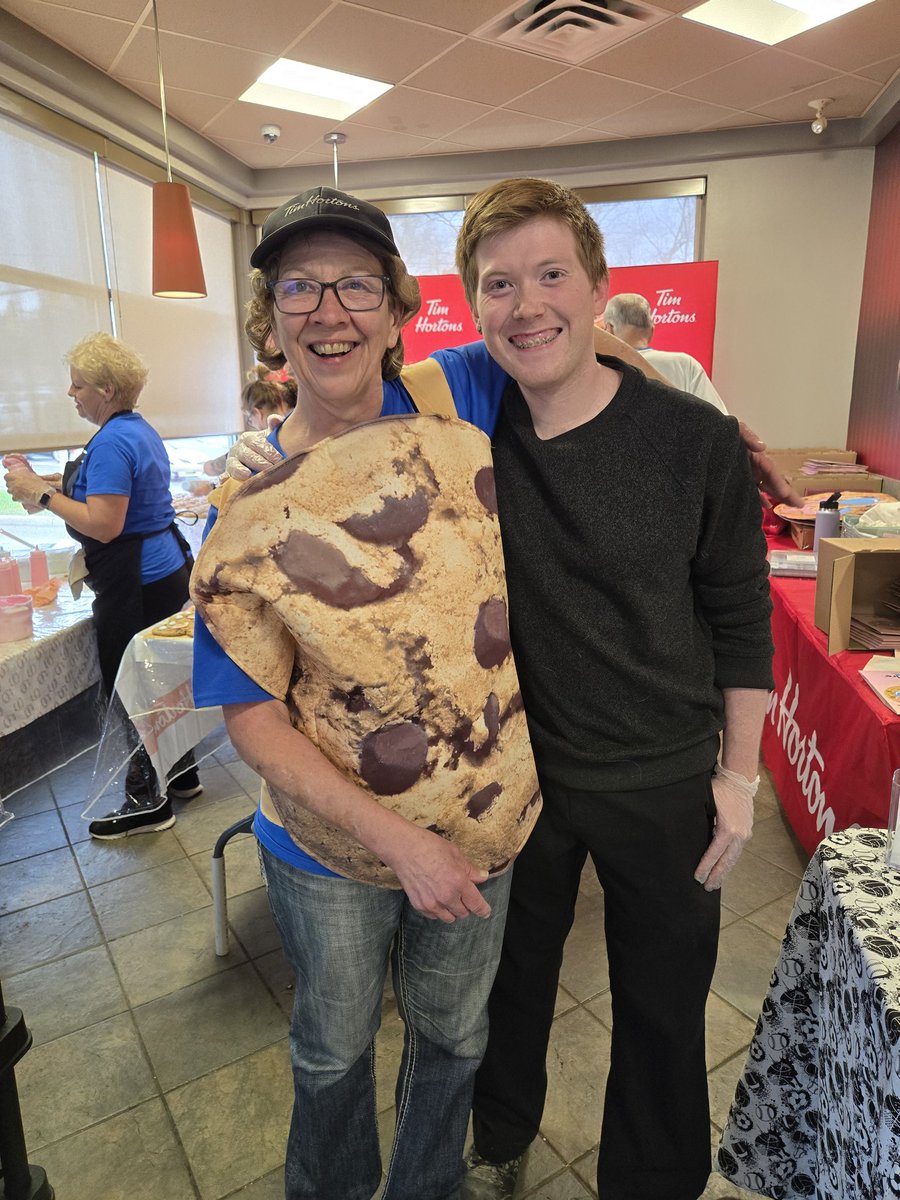 It's Smile Cookie time again. Yesterday, I stopped in at Tim's in Thamesford to make some smiles. All proceeds from Smile Cookies sold in Thamesford go to Andrew Stoddarts Legacy #11forever.

#SmileCookieWeek #oxfordcountyontario #Thamesford #thamesfordontario