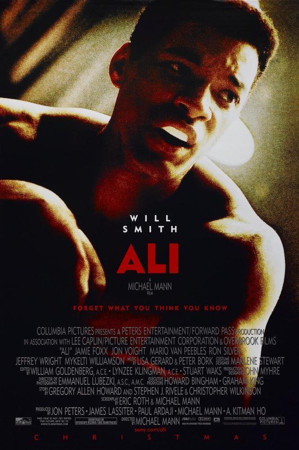 celsoguerrero's tweet image. En el 2001 se estrenó la película biográfica &quot;Alí&quot; sobre Muhammad Ali. Dirigida por Michael Mann. Protagonizada por Will Smith y dirigida por Micheal Mann. Nominada a dos #Oscas 2002 con Will Smith a Mejor Actor&quot; y Jon Voight a Mejor Actor de Reparto.  #MohamedAli #CineCG