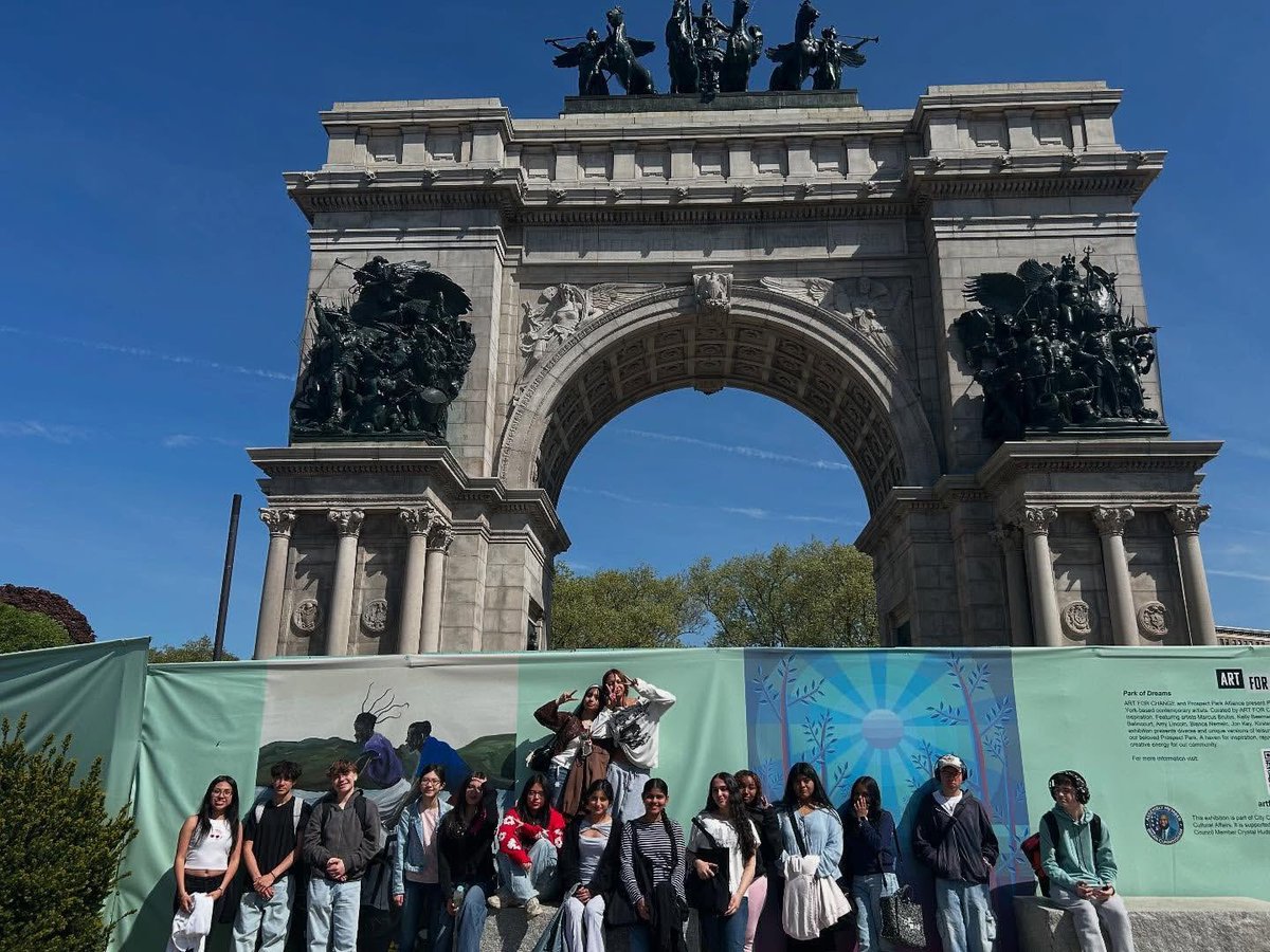 SuptCheng_CIOB's tweet image. Big day for @mchslic students at the #BrooklynPublicLibrary! Shoutout to Oscar C. for being featured in the Ezra Jack Keats exhibition &amp;amp; to author Camryn Garrett for inspiring young readers with signed copies of The Forgotten Summer of Seneca! #StudentSuccess @NYCSchools