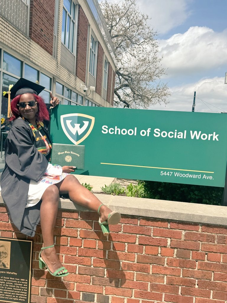 Hopes__Dreams's tweet photo. @waynestate @BigSean All I wanted to do was make the city proud  🍾🍾🥳🥳🙏💐, #BSW #ClassOf2025 https://t.co/KnEoWjI9Of