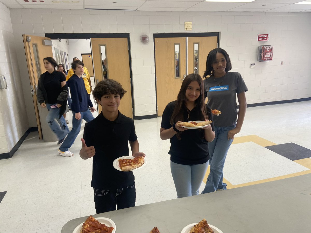PhysicalEd_HA's tweet photo. Some 7th grade #ezscan winners. Congrats cougars, keep up the great work. ππππββοΈπββοΈ #TeamSISD #ALLIN @HAntwine_MS @iGalindo_AMS @MChavez_AMS https://t.co/XyOqgUpHSp