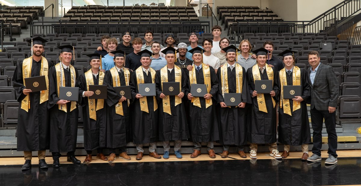 LULIONSBASEBALL's tweet image. Congratulations to our seniors who graduated last night, earning their bachelor's degrees!

We’re so proud of each of you and can’t wait to see what the future holds!

#OneRoar 🦁⚾️
