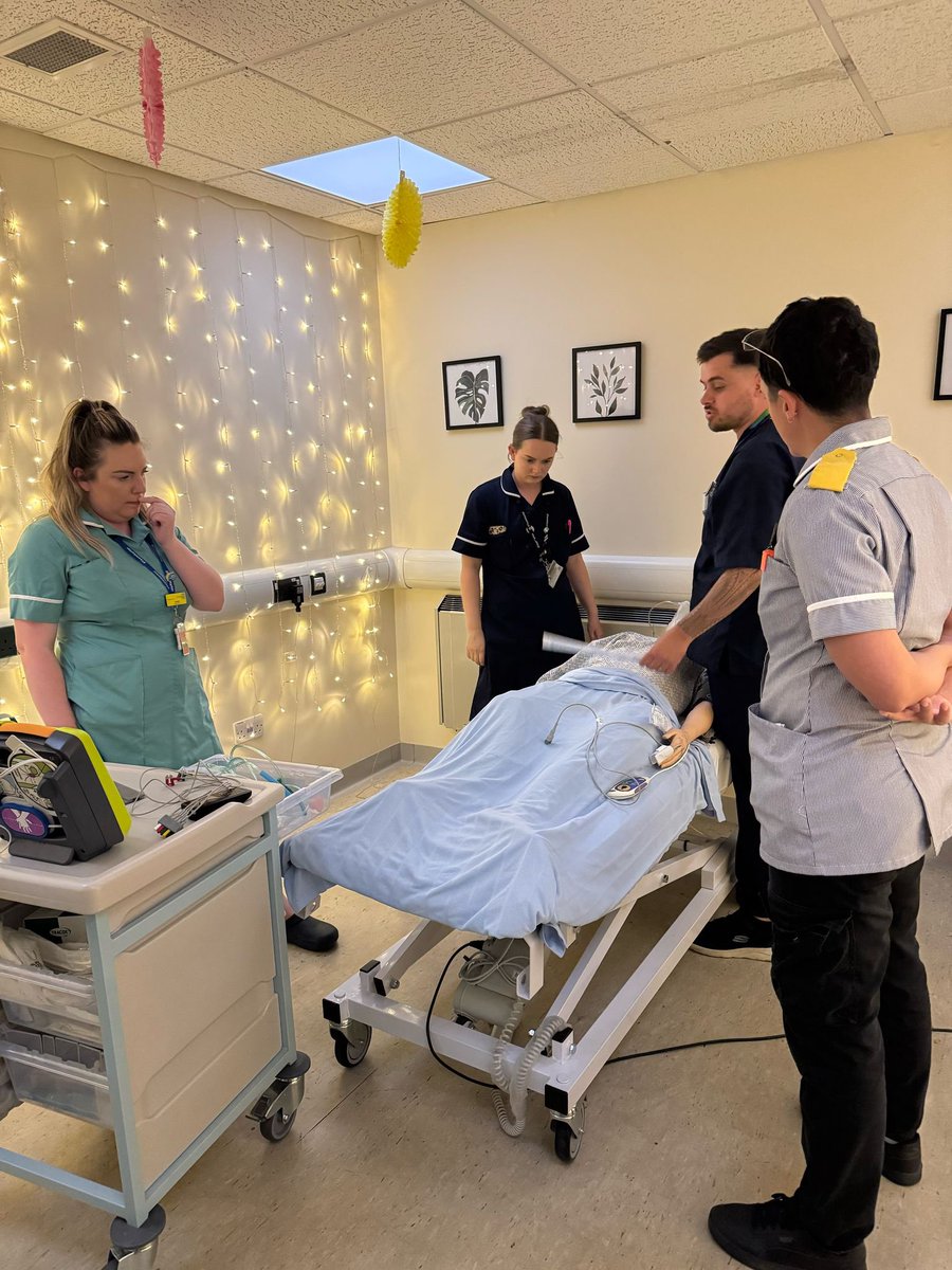 RespiratoryUHP's tweet photo. The feedback we have received has been exceptional, with all staff feeling more confident in managing deteriorating patients. Empowering our teams and ultimately giving our patients the best care 🫁🏥🧪@Esrun91 @matron_mike @harrietsarahhh https://t.co/4VyDUlUG0R