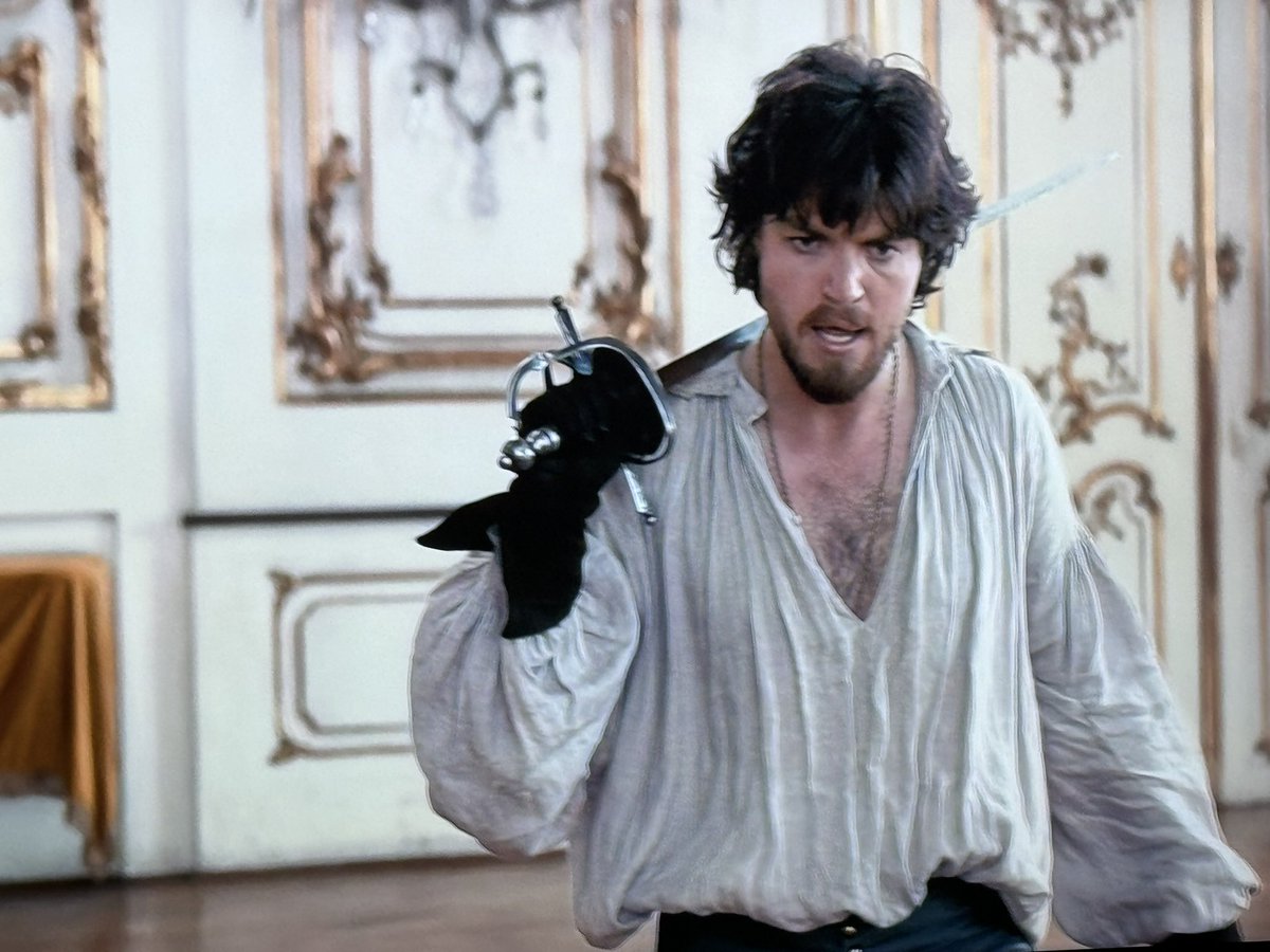 suekmoorhen's tweet image. It’s #DeLaFereFriday folks! 

I had an early finish and a visit to the pub for a very welcome glass of Sauvignon- very enjoyable! 

Enjoy your evening!

#Athos
#TomBurke