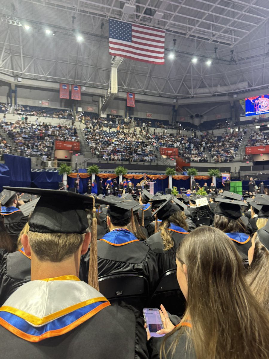 showtimewiggins's tweet image. Officially retiring the burner. I’ve given the game everything I had. It’s been real. 

Showtime out ✌️😢