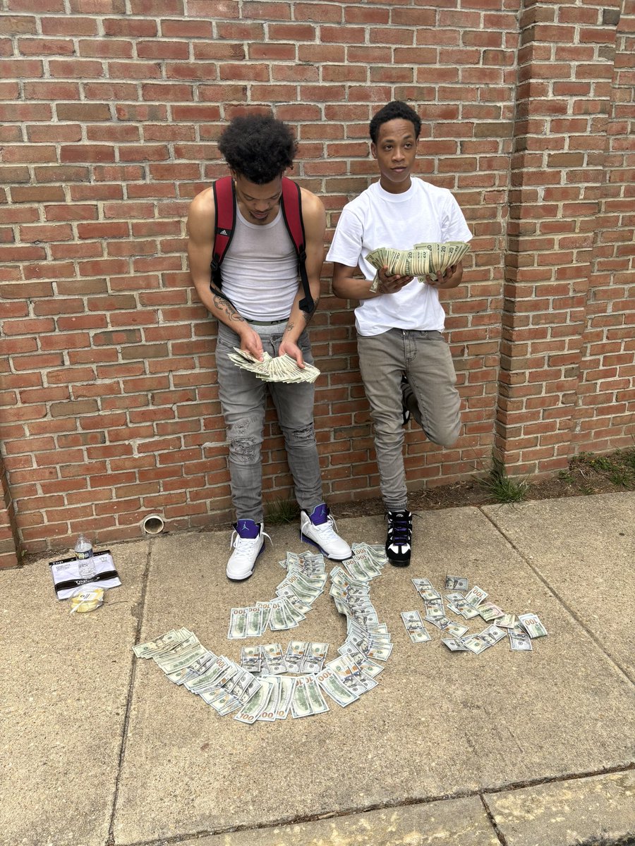 Taycurry30__'s tweet image. 🔋 #FreeBlatt