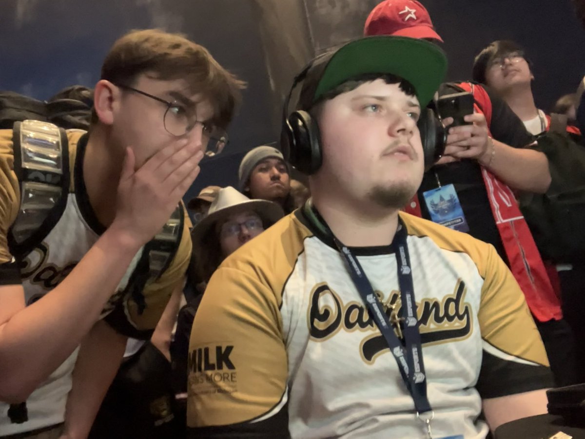 Oakland is off to a strong start 2-0 win in round 2 over <a href="/coogesports/">Coog Esports</a>. GGs! 
#CECCMayMadness <a href="/EsportsUGaming/">EsportsU</a>