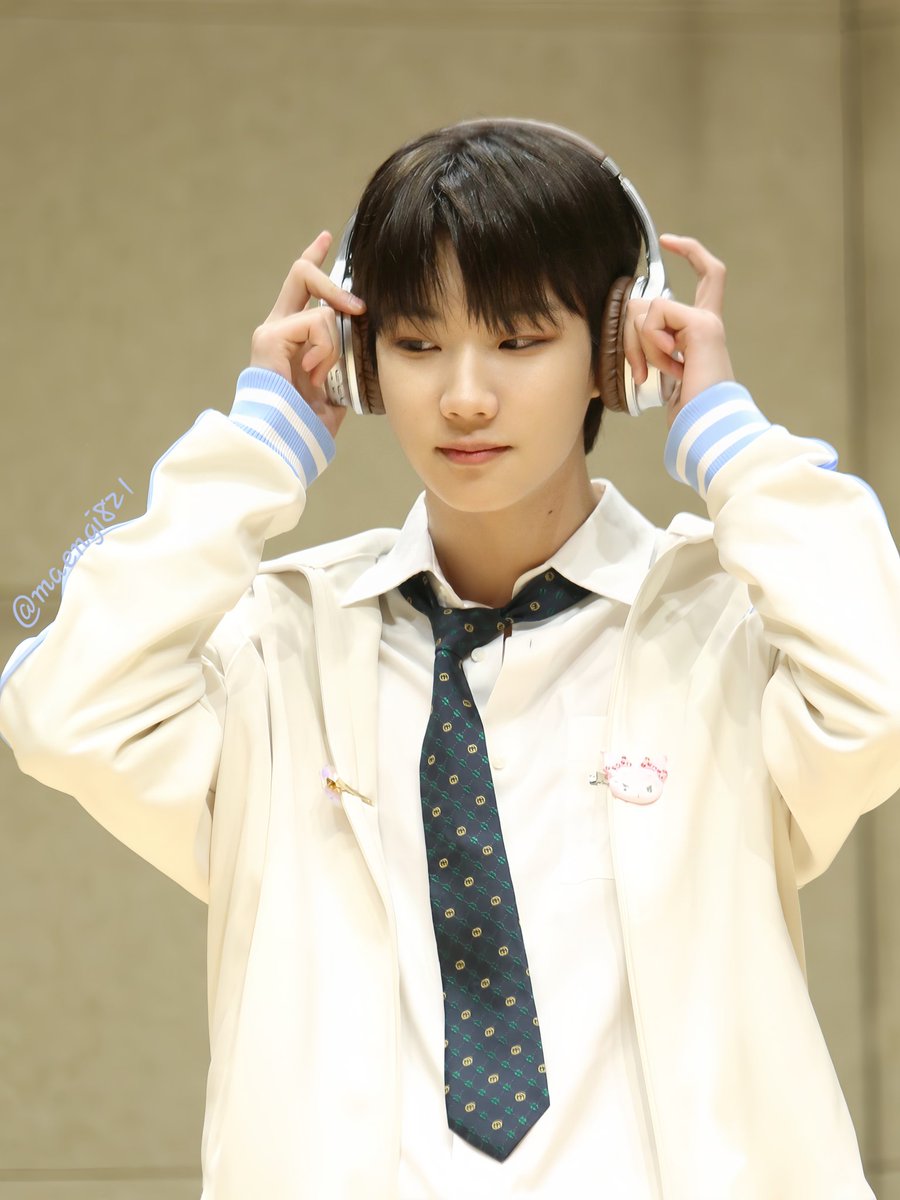 250502 퍼스트뮤직 대면

🎧🎧🎧

#더윈드 #THEWIND 
#박하유찬 #PARKHAYUCHAN