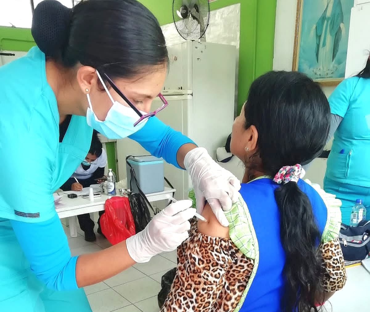 ✅ La DIRIS Lima Centro realizó con éxito 💪 la vacunación del esquema regular en la IEI Micaela Bastidas 094 🏫, ubicada en la jurisdicción de Mirones Bajos. 👶👧

Gracias a esta jornada, más niños y niñas ahora están protegidos contra enfermedades prevenibles. 💉✨
