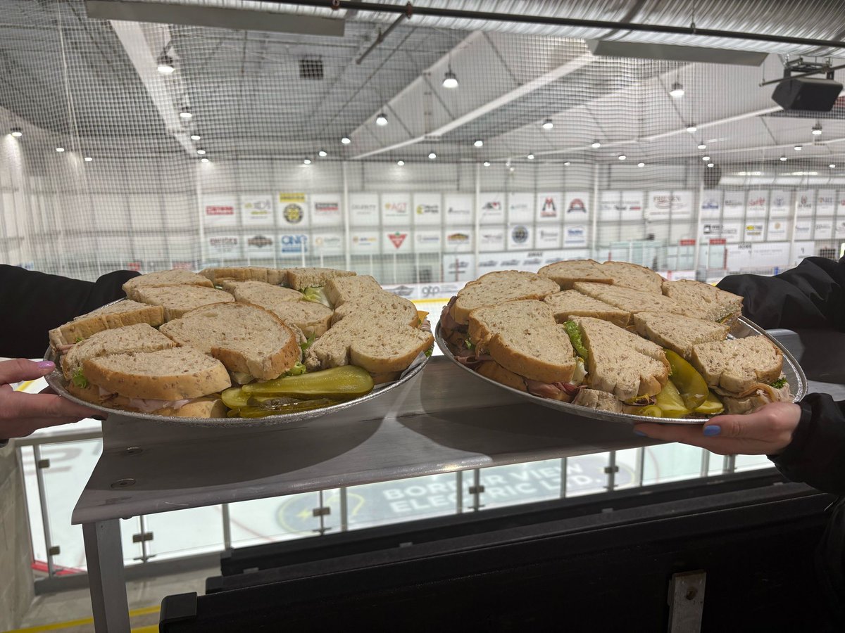 Huge thank you to Kings Deli for lunch today! Some very hungry coaches after back to back to back practices this morning!

#GoFlyersGo #OrangeAndBlack #FightForGordie