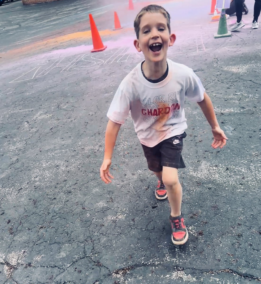 parkelemsch's tweet photo. It was a GREAT day for the Color Run. Thank you PTO, parent volunteers, Chardon Fire ….and Mother Nature! #WeAreChardon https://t.co/P0UjQoXzGw