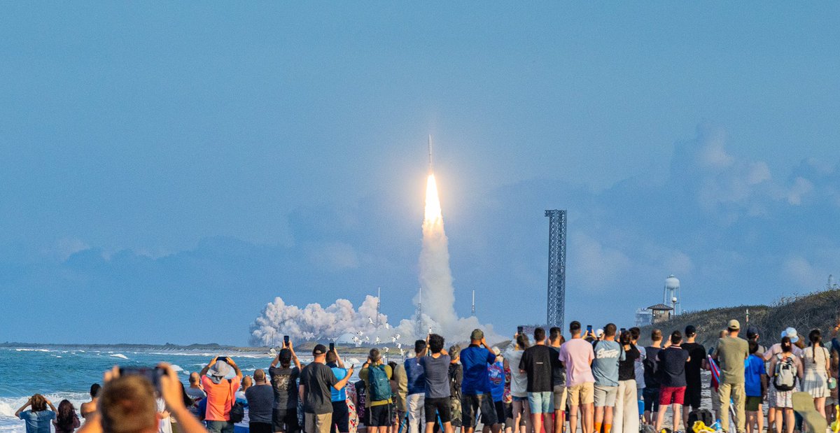 tierneyPhoto's tweet photo. Four launches in five days - Cape Canaveral Space Force Station

April 27 – SpaceX Falcon 9: Starlink 12-23

April 28  – ULA Atlas V: Amazon Kuiper Satellites

April 29 – SpaceX Falcon 9: Starlink 12-10

May 1 – SpaceX Falcon 9: Starlink 6-75
@ulalaunch @SpaceX https://t.co/GtSqzkNW4n