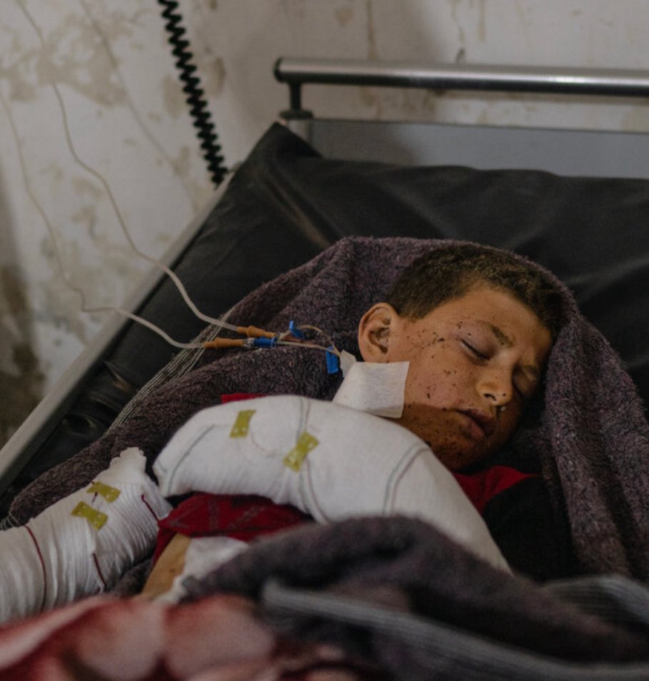 jamesdenselow's tweet image. “A number of these items are brightly colored, shiny objects with interesting shapes, which children would be naturally drawn to”
Syria’s deadly landmine legacy
nytimes.com/card/2025/04/3…