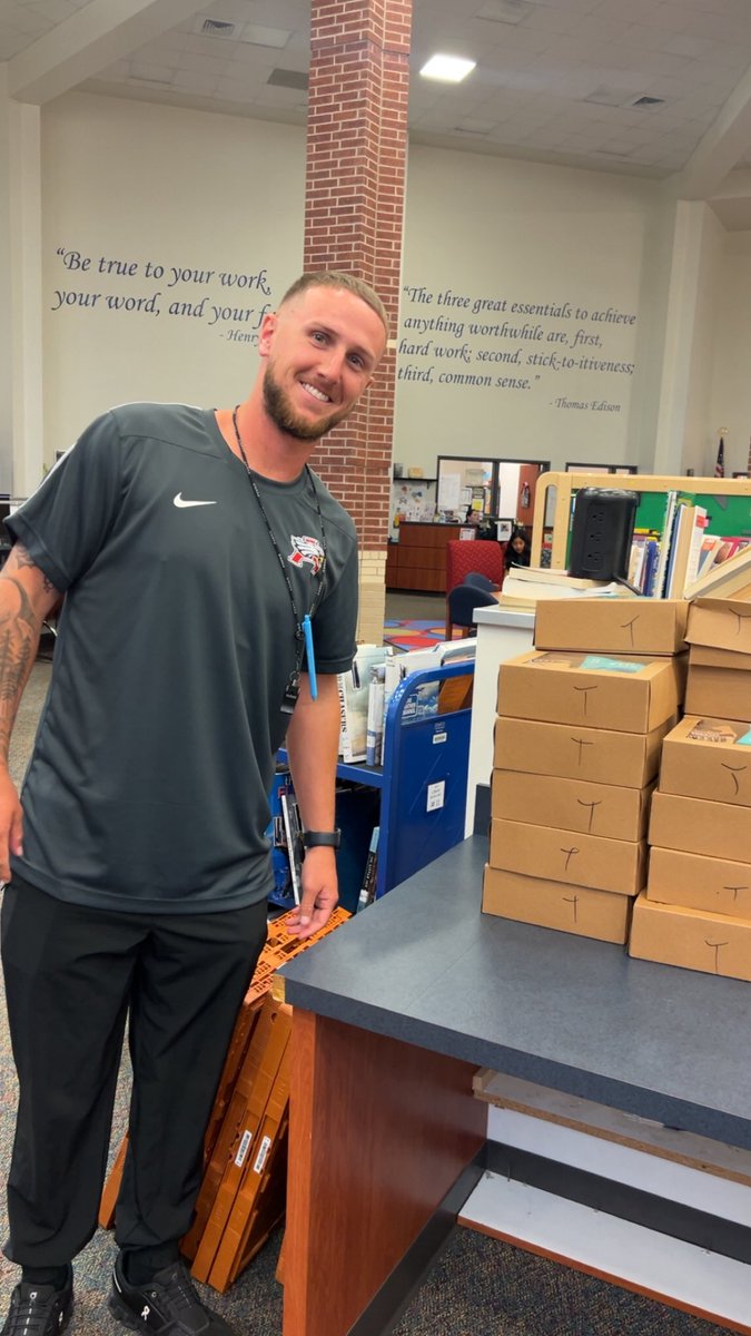 HumbleISD_AHS's tweet photo. Thank you to our Red Apple Award-winning AHS PTO and community partner @FamilyFirst_ER for celebrating Teacher Appreciation Week with us! Special shoutout to Adam Bowling, a Top Ten Humble ISD Teacher of the Year Finalist! @HumbleISD @HumbleISDEngage #GoBeyond #The🅰️Way! https://t.co/b68NBYrABM