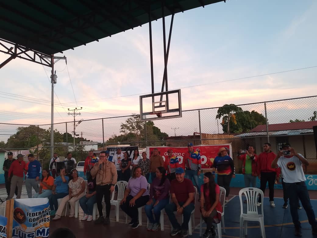 " El trabajo Voluntario es una escuela , creadora de conciencia" El Che

 Desde Nuestro Municipio Guanipa #Tupamaro hace parte de presencia en la primera Asamblea de los candidatos de la patria Nacional y Legislativa 
#TupamaroEjemploDeLucha