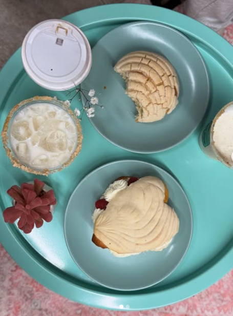 Gp99LQJW0AAIXrD?format=png&name=small